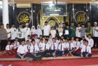 Wali Kota Padang Fadly Amran membuka secara resmi Pesantren Ramadan 1447 H se-Kota Padang di Masjid Baitul Haadi Aur Duri Indah, kelurahan Parak Gadang Timur, Kecamatan Padang Timur Senin (23/2/2026). (Foto: Prokopim Padang)