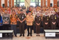 Wakil Wali Kota Padang Maigus Nasir membuka kegiatan penerangan hukum yang digelar Kejari Padang di Gedung Bagindo Aziz Chan Youth Center, Kamis (26/2/2026). (Foto: Prokopim Padang)