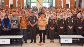 Wakil Wali Kota Padang Maigus Nasir membuka kegiatan penerangan hukum yang digelar Kejari Padang di Gedung Bagindo Aziz Chan Youth Center, Kamis (26/2/2026). (Foto: Prokopim Padang)