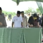 Gubernur Sumbar, Mahyeldi Ansharullah meresmikan pemakaian tiga jembatan strategis di Kabupaten Pasbar, Jumat (13/2/2026). (Foto: ADPSB)