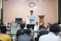Wali Kota Solok, Dr. Ramadhani Kirana Putra meluncurkan program unggulan religius “One Day One Juz” di Masjid Agung Al-Muhsinin. Rabu (18/2/2026). (Foto: Prokopim Kota Solok)