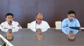 Sekretaris Daerah Kota Bukittinggi, Rismal Hadi memimpin Rakor Tim Satgas Program Makan Bergizi Gratis (MBG) di Balai Kota Bukittinggi, Rabu (4/2/2026). (Foto: Kominfo Bukittinggi)