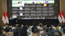 Menteri Pertanian Andi Amran Sulaiman saat memimpin Rakor Pertanian di Auditorium Kantor Pusat Kementan, Jakarta, Senin (24/2/2026). (Foto: Kementan)