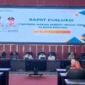 Rapat evaluasi pelaksanaan MBG di Ruang Bagindo Aziz Chan, Jumat (27/2/2026). (Foto: Diskominfo Padang)