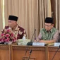 Wali Kota Payakumbuh Zulmaeta mengikuti Rapat Koordinasi Persiapan Angkutan Lebaran 2026 yang dipimpin Gubernur Sumbar Mahyeldi Ansharullah di Istana Bung Hatta, Bukittinggi, Jumat (27/2/2026). (Foto: MC Payakumbuh)