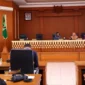Sekda Rida Ananda menanggapi pandangan umum fraksi-fraksi DPRD Kota Payakumbuh terkait empat Ranperda dalam Rapat Paripurna di ruang sidang DPRD, Kamis (19/2/2026). (Foto: MC Payakumbuh)