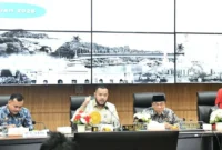 Wali Kota Padang, Fadly Amran memimpin Rapat Bulanan Pemko Padang di Ruang Abu Bakar Ja’ar, Balai Kota Aie Pacah, Kamis (5/2/2026). (Foto: Prokopim Padang)