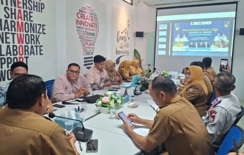 Rapat persiapan Ramadan Halal Fest 2026 di Balai Kota Padang, Selasa (3/2/2026). (Foto: Diskominfo Padang)
