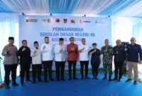 Wali Kota Padang, Fadly Amran menghadiri pencanangan pembangunan kembali gedung SDN 49 Batang Kabung, Jumat (20/2/2026). (Foto: Prokopim Padang)