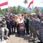 Sahabat Peduli Sumbar menyerahkan bantuan bagi korban bencana di Kantor Wali Nagari Anduriang, Minggu (8/2/2026). (Foto: Kominfo Padang Pariaman)