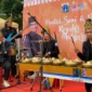 Penampilan Sanggar Darak Rantak Nagari Malai III Koto, Kecamatan Sungai Geringging di pagelaran seni budaya yang digelar Pemprov DKI Jakarta, Minggu (8/2/2026) di kawasan Dukuh Atas, Jakarta. (Foto: Kominfo Padang Pariaman)