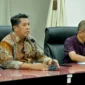 Sekda Agam Dr. Muhammad Lutfi AR dalam jumpa pers di Aula Kantor Bupati Agam, Lubuk Basung, Sabtu (7/2/2026). (Foto: Pemkab Agam)