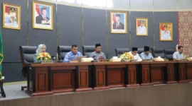 Sosialisasi Mekanisme Pokir DPRD di Ruang Sidang Utama Lantai II Gedung DPRD Padang, Kamis (19/2/2026).