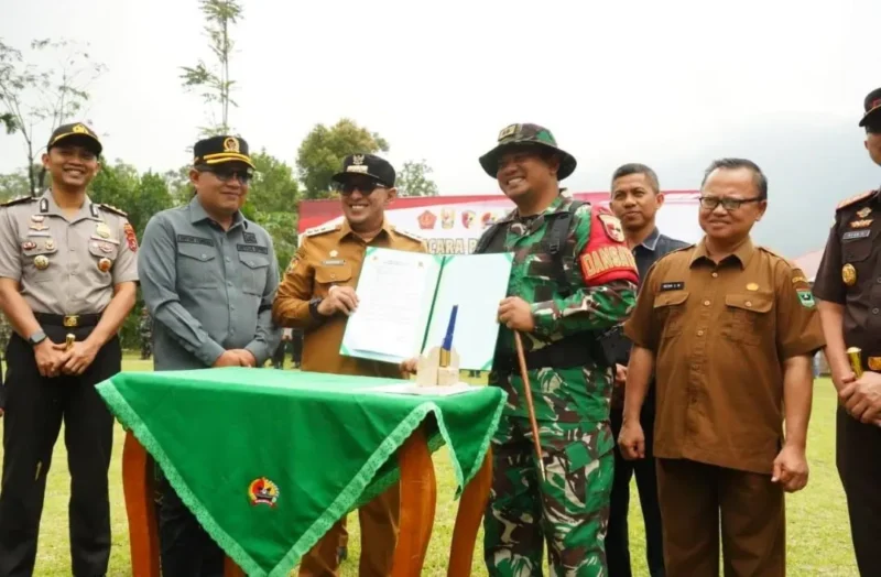 Program TMMD ke-127 resmi dimulai di Nagari Pagaruyung, Kecamatan Tanjung Emas, Kabupaten Tanah Datar, Selasa (10/2/2026). (Foto: Prokopim Tanah Datar)