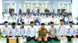 Wakil Wali Kota Padang, Maigus Nasir membuka Tabligh Akbar Tarhib Ramadan 1447 H yang digelar Kantor Kemenag Padang di Masjid Agung Nurul Iman, Selasa (10/2/2026). (Foto: Prokopim Padang)