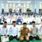 Wakil Wali Kota Padang, Maigus Nasir membuka Tabligh Akbar Tarhib Ramadan 1447 H yang digelar Kantor Kemenag Padang di Masjid Agung Nurul Iman, Selasa (10/2/2026). (Foto: Prokopim Padang)