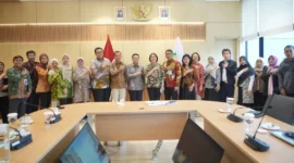 Wakil Bupati Tanah Datar Ahmad Fadly menghadiri rapat konsultasi dengan Wamenkes RI di Ruang Rapat Wamenkes RI, Jakarta, Jumat (6/2/2026). (Foto: Prokopim Tanah Datar)