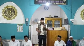 Wagub Sumbar, Vasko Ruseimy saat Safari Ramadan 1447 H di Masjid An Nur, Kampung Batu Karut, Kabupaten Pasaman, Minggu (22/2/2026). (Foto: ADPSB)