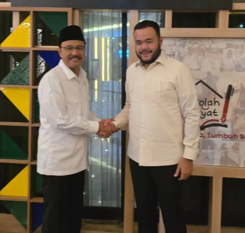 Wali Kota Padang Fadly Amran menemui Menteri Sosial RI, Saifullah Yusuf di Kantor Kementerian Sosial RI, Senin (23/2/2026). (Foto: Prokopim Padang)
