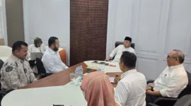Wali Kota Padang Fadly Amran melakukan pertemuan dengan Menteri ATR/BPN, Nusron Wahid. (Foto: Prokopim Padang)