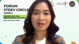Wamenpar Ni Luh saat membuka Forum STDev Circle bertema Gerakan dan Aksi Kepariwisataan Berkelanjutan secara daring, Jakarta, Rabu (25/2/2026). (Foto: Kemenpar)