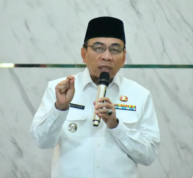 Wakil Wali Kota Padang Maigus Nasir saat menghadiri Pembinaan dan Penguatan Kepengurusan Masjid se-Kota Padang di Aula Kantor Kemenag Padang, Rabu (11/2/2026). 