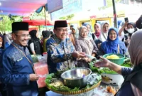 Wakil Wali Kota Padang Maigus Nasir bersama Kepala BBPOM di Padang Martin Suhendri melakukan sidak di Pasar Pabukoan Imam Bonjol, Kamis (26/2/2026). (Foto: Prokopim Padang)