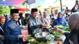 Wakil Wali Kota Padang Maigus Nasir bersama Kepala BBPOM di Padang Martin Suhendri melakukan sidak di Pasar Pabukoan Imam Bonjol, Kamis (26/2/2026). (Foto: Prokopim Padang)