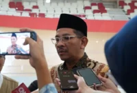 Direktur Jenderal Bimas Islam Kemenag RI, Abu Rokhmad didampingi Direktur Pemberdayaan Zakat dan Wakaf Kemenag, Waryono Abdul Ghafur memberikan keterangan pers, Kamis (12/3/2026). (Foto: Kemenag)