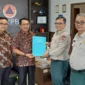 Bupati Padang Pariaman, John Kenedy Azis (JKA) melakukan audiensi dengan Sekretaris Utama BNPB, Rustian, di Graha BNPB, Jakarta, Senin (9/3/2026). (Foto: Diskominfo Padang Pariaman)