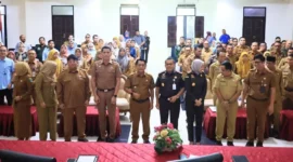 Bupati Padang Pariaman, John Kenedy Azis membuka sosialisasi Perbup Nomor 37 Tahun 2025 tentang Standar Harga Satuan di Hall IKK, Selasa (3/3). (Foto: Diskominfo Padang Pariaman)