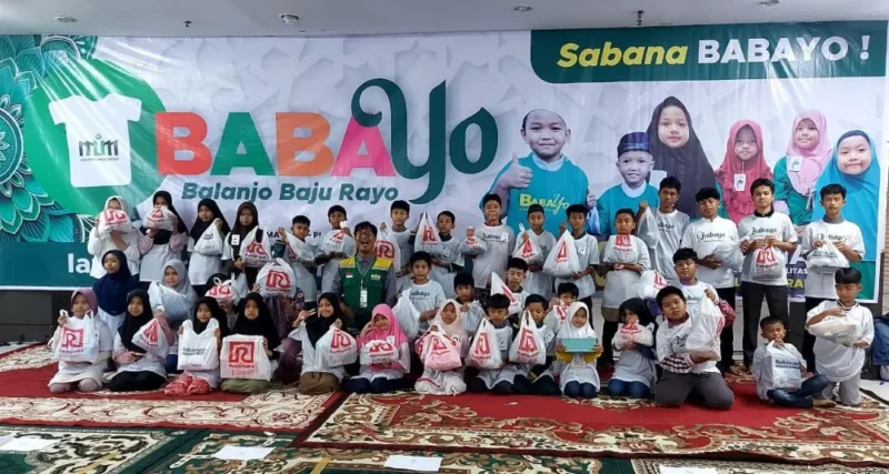 LAZIS MUM Padang kembali menggelar program Babayo XI bersama 500 anak yatim, dhuafa, penyandang disabilitas, dan santri penghafal Al-Qur’an berbelanja kebutuhan Lebaran. (Foto: Ist)