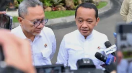 Menteri Energi dan Sumber Daya Mineral Bahlil Lahadalia memberikan keterangan kepada awak media. (Foto: BPMI Setpres)