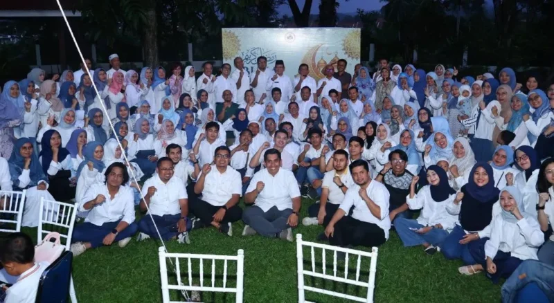 Wali Kota Payakumbuh Zulmaeta menggelar buka puasa bersama pengurus IDI Paliko di Rumah Dinas Wali Kota, Rabu (4/3/2026). (Foto: MC Payakumbuh)