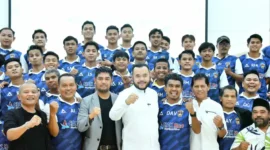 Wali Kota Padang, Fadly Amran buka puasa bersama keluarga besar PSP Padang di Palanta Kediaman Resmi Wali Kota Padang, Kamis (5/3/2026). (Foto: Prokopim Padang)