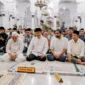 Menteri Sosial Saifullah Yusuf saat peringatan Nuzulul Quran Ramadan 1447 Hijriah di Masjid Raya Baiturrahman, Jumat (6/3/2026) malam. (Foto: Kemensos)