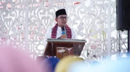 Bupati Tanah Datar Eka Putra menghadiri silaturahmi dan buka puasa bersama ASN di lingkungan Pemkab Tanah Datar, Minggu (1/3/2026). (Foto: Prokopim Tanah Datar)