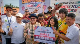 Kuda Queen Mentari milik Bupati Tanah Datar Eka Putra meraih juara I pada race ke-12 dalam Pacu Kuda Padang Pariaman 2026, Sabtu (28/3/2026). (Foto: Prokopim Tanah Datar)
