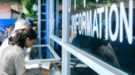 Wamenpar Ni Luh Puspa meninjau dan memastikan langsung destinasi di Pantai Florida tidak ada praktik pungli, Banten, Jumat (13/3/2026). (Foto: Kemenpar)