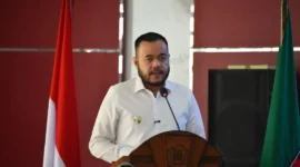 Wali Kota Padang Fadly Amran membuka Forum Konsultasi Publik Rancangan Awal RKPD Kota Padang Tahun 2027 di Aula Gedung Bagindo Aziz Chan, Balai Kota Padang, Aie Pacah, Senin (2/3/2026). (Foto: Prokopim Padang)