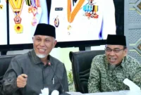 Wakil Wali Kota Padang, Maigus Nasir bersama Gubernur Sumbar, Mahyeldi Ansharullah saat Rakor di
Gedung Putih Kediaman Resmi Wali Kota Padang, Jumat (6/3/2026). (Foto: Prokopim Padang)