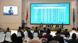 Anggota Tim Hisab Rukyat Kemenag, Cecep Nurwendaya dalam seminar posisi hilal penentuan awal Syawal 1447 H. (Foto: Kemenag)