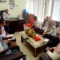 Panitia Pelaksana Halal Bihalal IKWAL IV Jurai, saat melakukan rapat persiapan di Painan. (Foto: Dok. Niks)