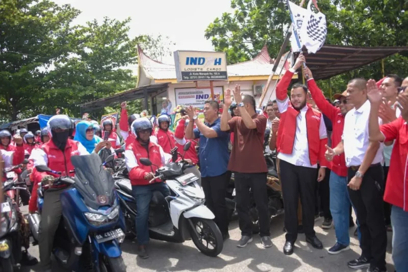 Wali Kota Padang Fadly Amran me-launching Josal Aplikasi Transportasi Online Sumatera Barat di Kantor Indah Logistik Cargo, Jalan Koto Marapak, Kelurahan Olo, Kecamatan Padang Barat, Selasa (17/3/2026). (Foto: Prokopim Padang)