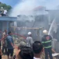 Kebakaran melanda sebuah rumah di RT 16, Kelurahan Tanah Hitam, Kecamatan Padang Panjang Barat, Kamis (13/3/2026) siang. (Foto: Kominfo Padang Panjang)