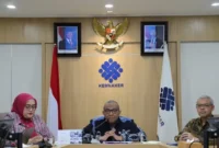 Wakil Menteri Ketenagakerjaan Afriansyah Noor saat memimpin rapat koordinasi persiapan mudik pekerja di Kantor Kemnaker, Jakarta, Kamis (5/3/2026). (Foto: Kemnaker)