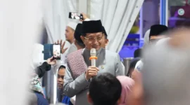 Menteri Agama Nasaruddin Umar meninjau fasilitas Masjid Ramah Pemudik di Masjid Jami' Al-Azhar Jakapermai, Rabu (18/3/2026). (Foto: Fadhlillah Hafizhan M/Kemenag)