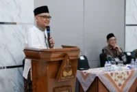 Menhaj Mochamad Irfan Yusuf saat pertemuan dengan jajaran Kantor Wilayah Kemenhaj Provinsi Jawa Timur, Jumat (27/3/2026). (Foto: Kemenhaj)