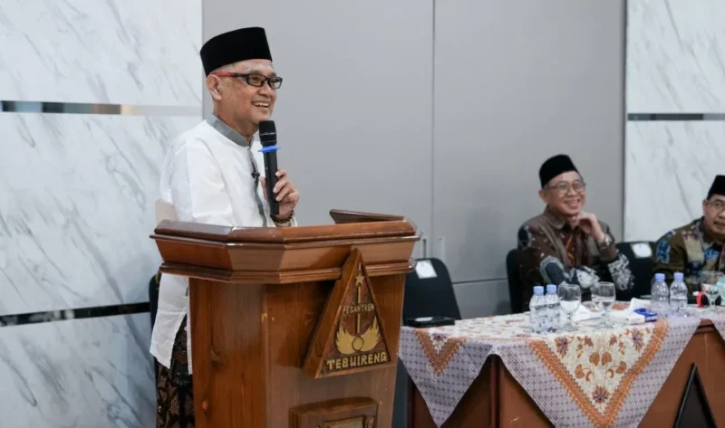 Menhaj Mochamad Irfan Yusuf saat pertemuan dengan jajaran Kantor Wilayah Kemenhaj Provinsi Jawa Timur, Jumat (27/3/2026). (Foto: Kemenhaj)