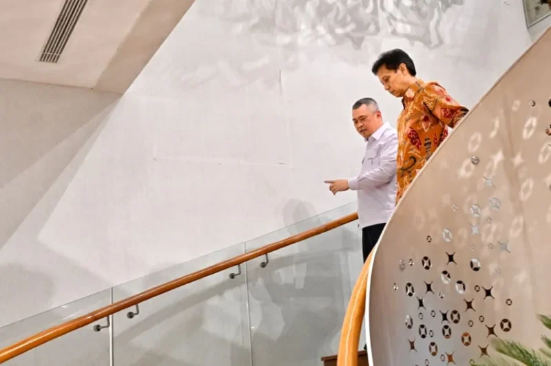 Menteri Perhubungan Dudy Purwagandhi bersama Menteri Kesehatan Budi Gunadi Sadikin di Jakarta, Rabu (4/3). (Foto: Kemenhub)